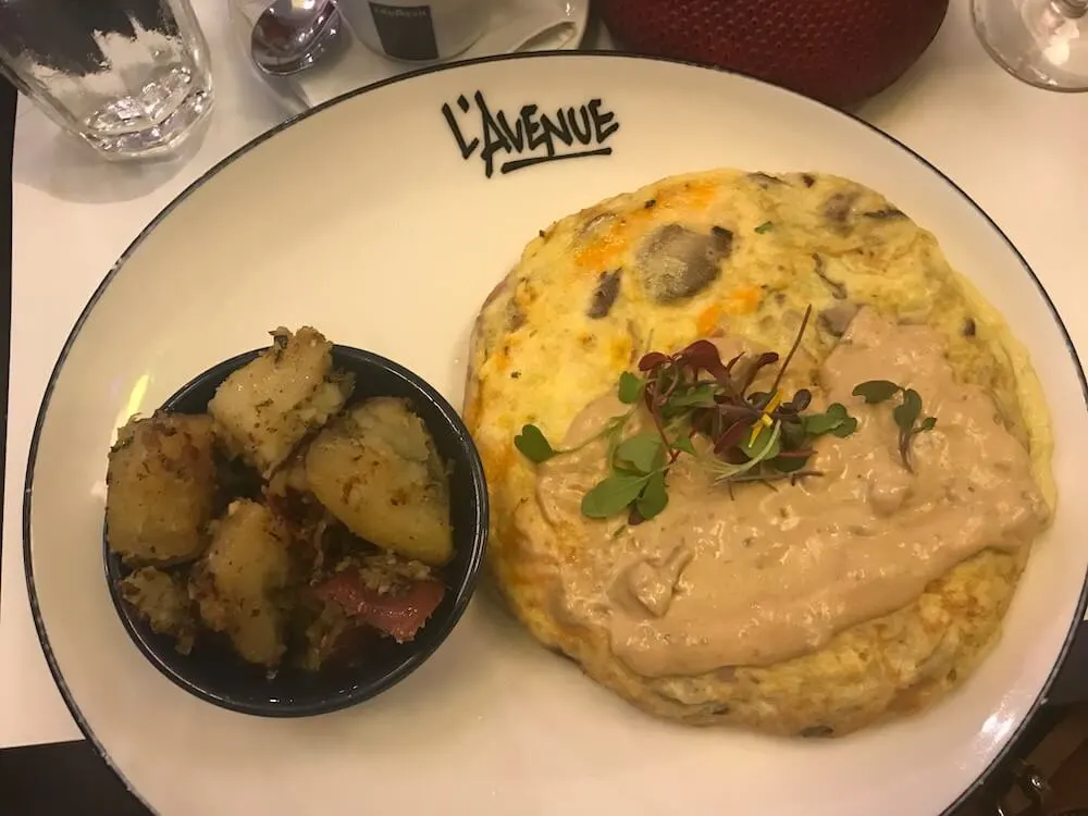 Omelette at L'Avenue