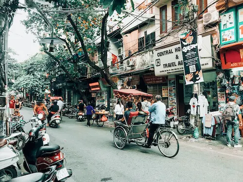 Hanoi bikes and scooters