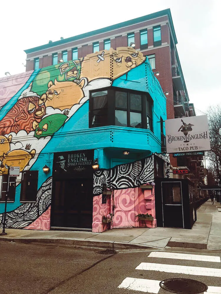 Adorably painted building in Old Town, Chicago