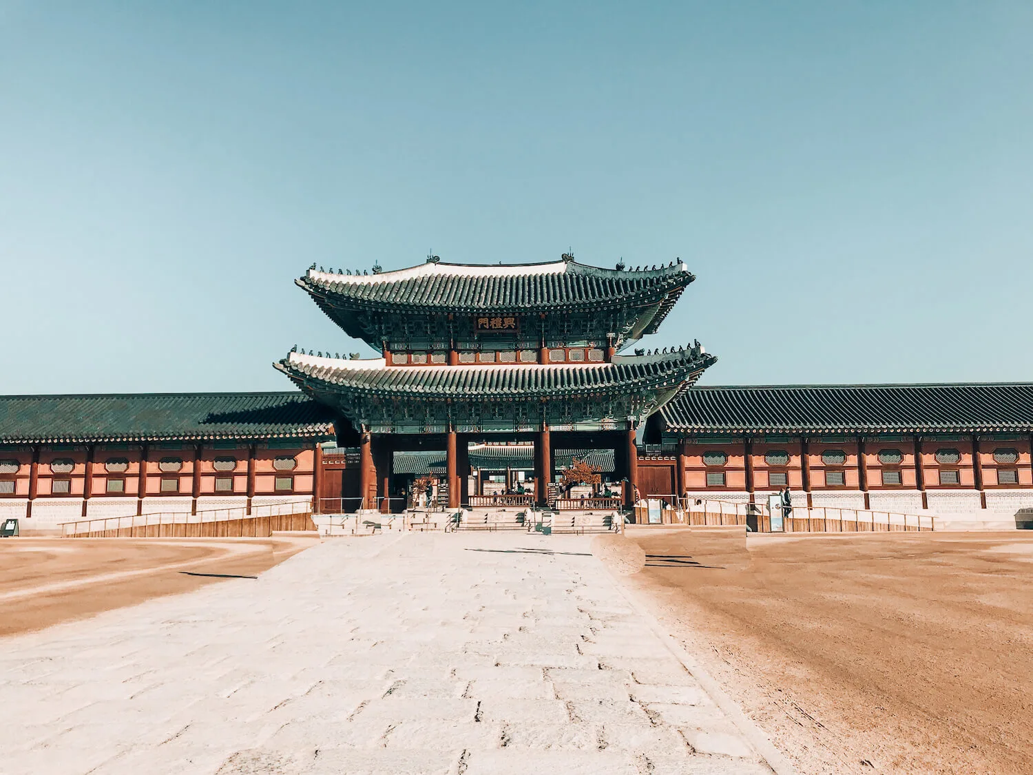 Entrance to Gyeongbokgung Palace in Seoul