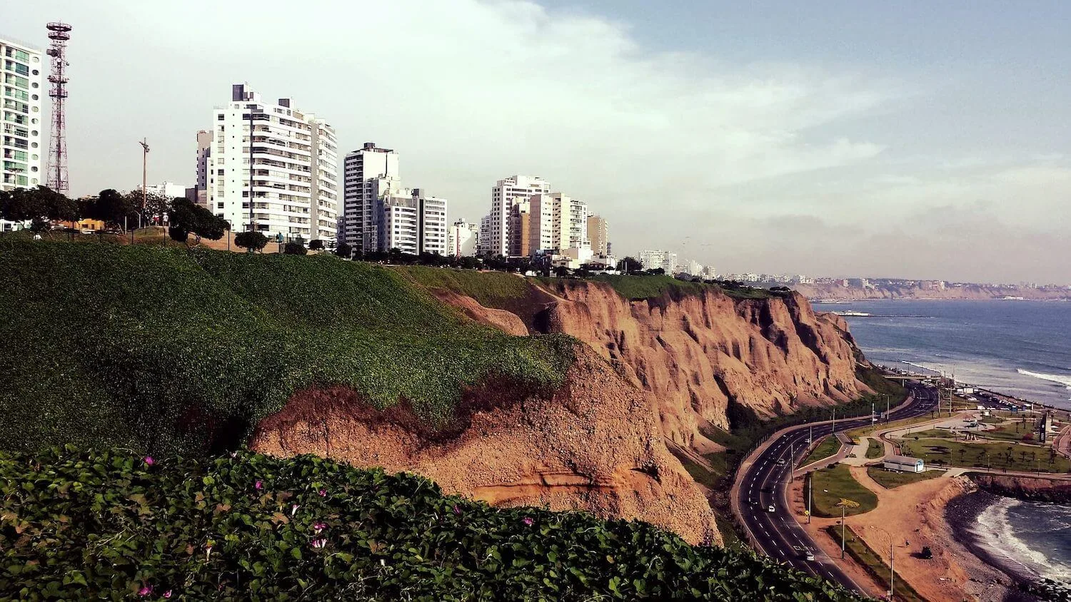 Miraflores neighborhood overlooking the ocean in Lima