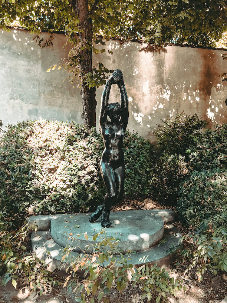 Dancing sculpture at the Rodin Museum garden