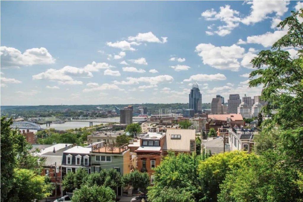 Airbnbs in Cincinnati - Mt Adams with a View