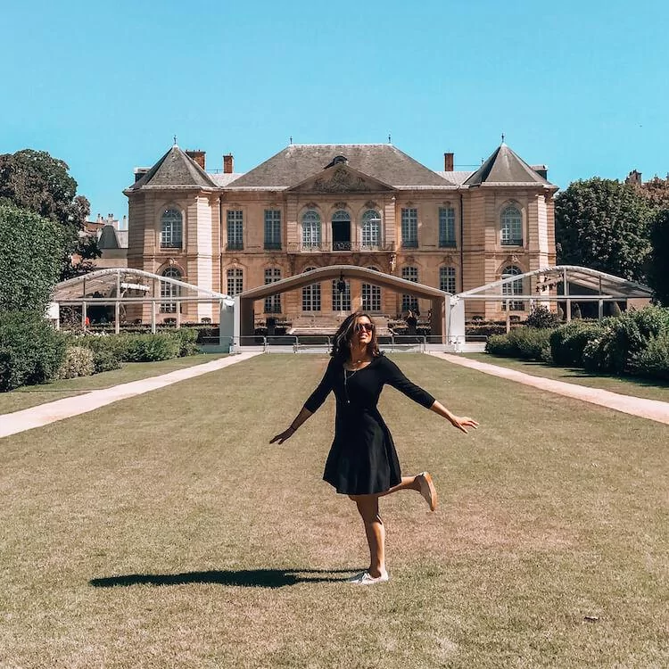 Kat spinning at Musee Rodin- What to Wear in Paris