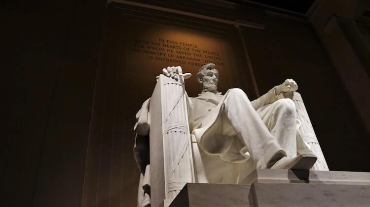  Statue du Lincoln Memorial à Washington, DC - Que faire à DC en 3 Jours