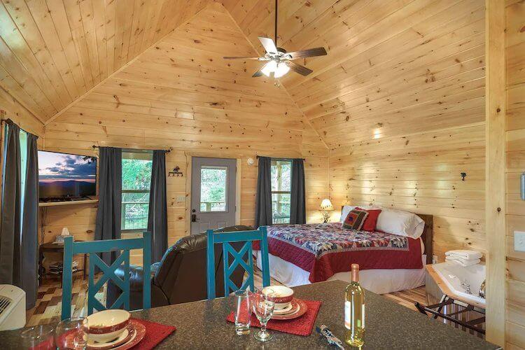 Lover's Escape | Gatlinburg Airbnbs