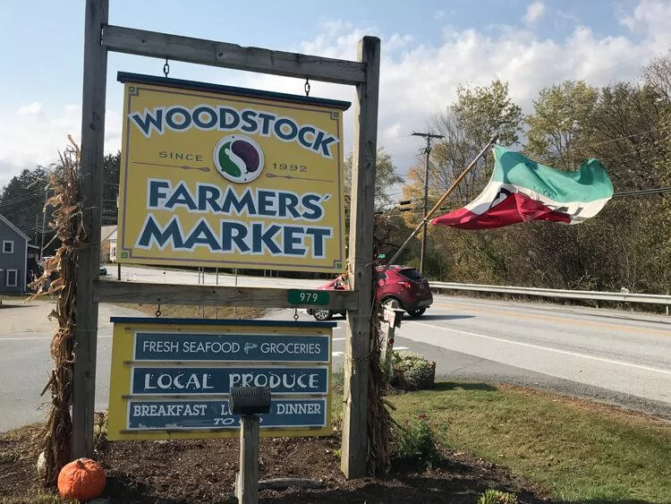 Woodstock Farmer's Market Sign