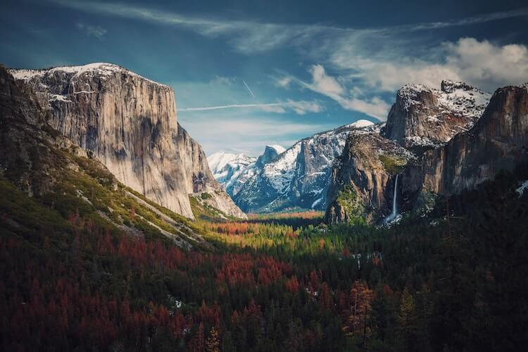 Grand view over Yosemite National Park