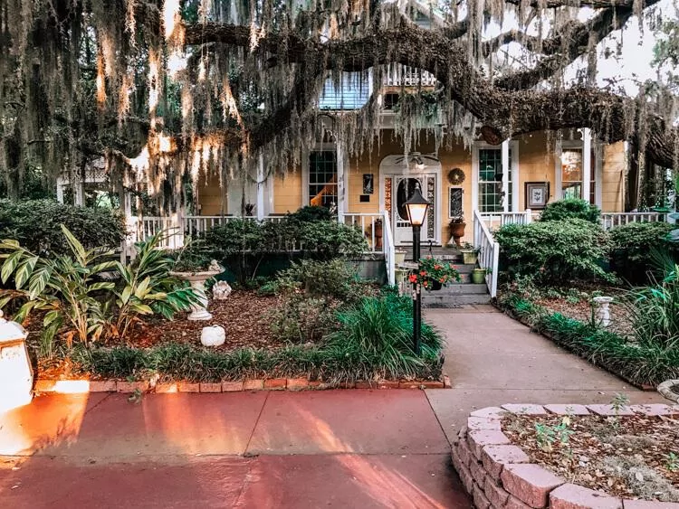 Exterior of Tybee Island Inn