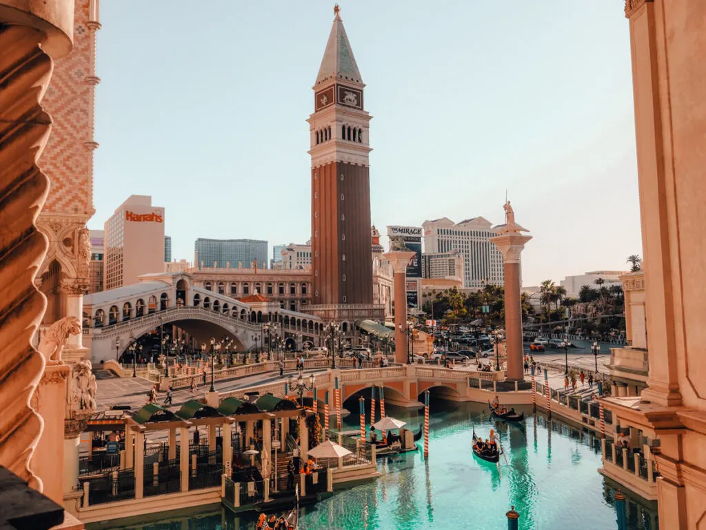 Las Vegas Honeymoon Guide |The Venetian Hotel in Las Vegas