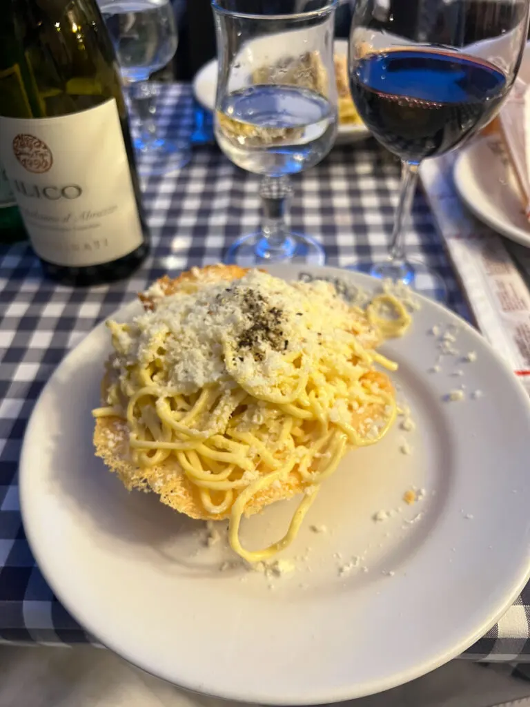 Cacio e pepe at Roma Sparita