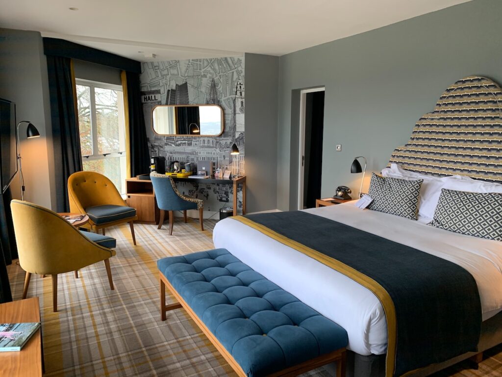 Luxury Hotel | 25 Best Honeymoon Hotels in Paris