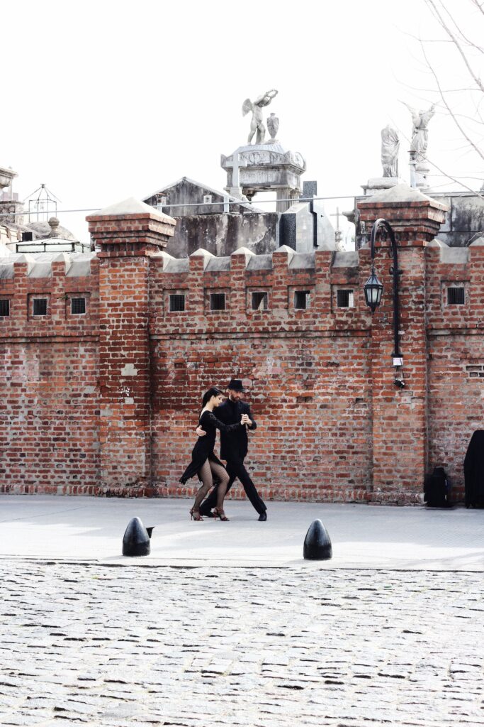 People doing the tango in Buenos Aires