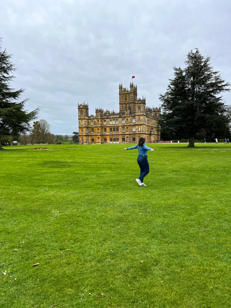 Kat spinning at Highclere Castle