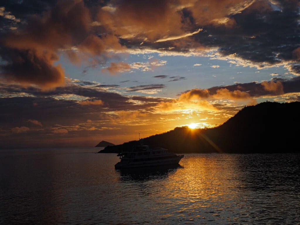 Floreana sunrise 3