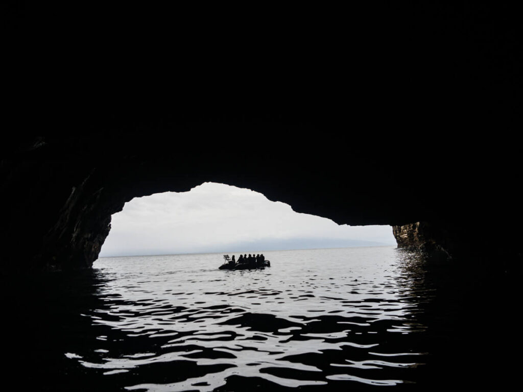 Punta Vicente Roca cave