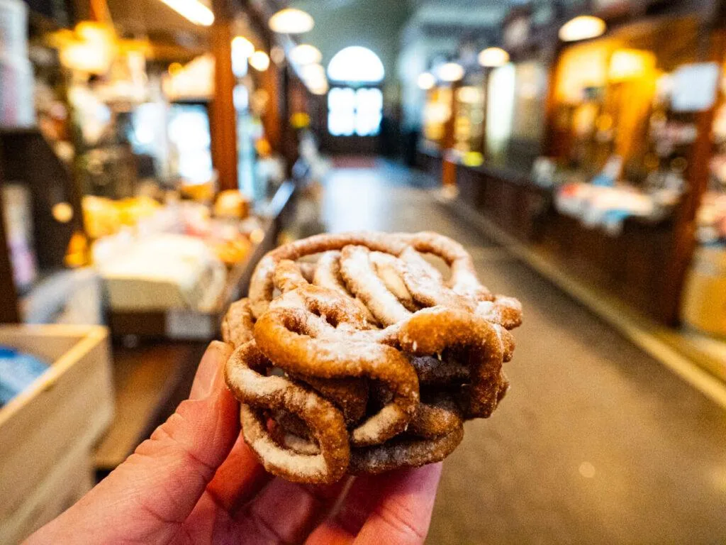 Tippaleipa at the Helsinki Market 3