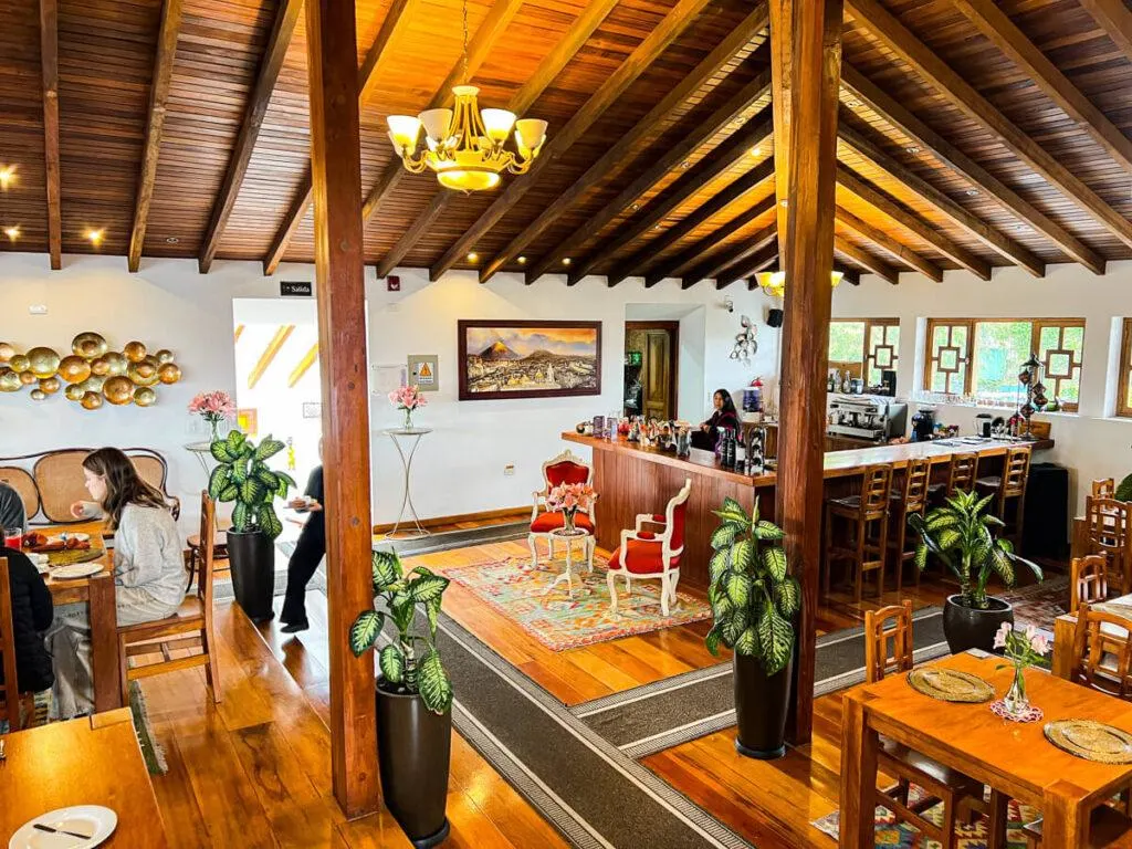 Dining room at Vista del Angel in Quito