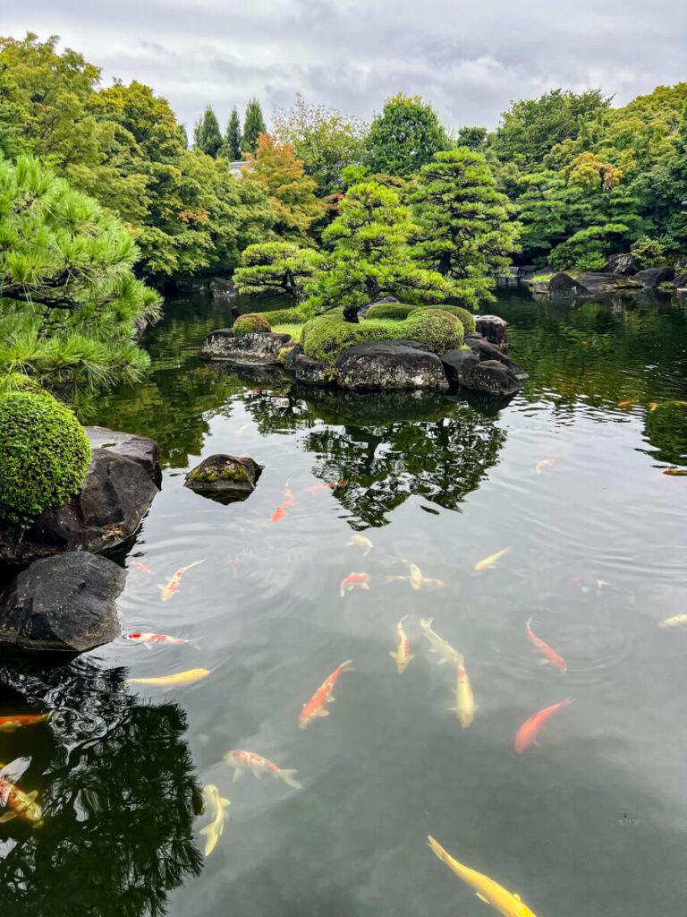 Kōko-en Garden with koi in the pond