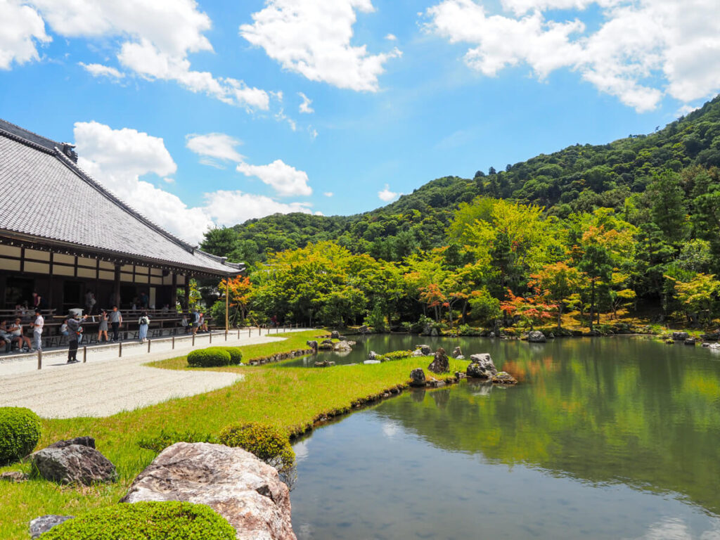 Tenryu-ji along the pond